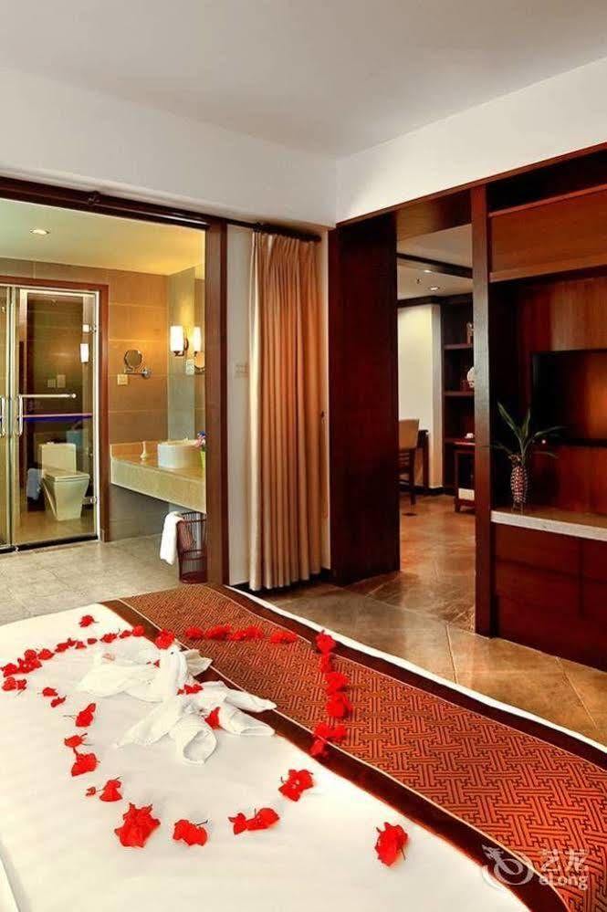 Haiyue Bay Holiday Hotel Sanya Exterior photo
